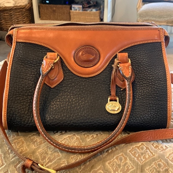 Dooney & Bourke Handbags - Dooney & Bourke vintage satchel